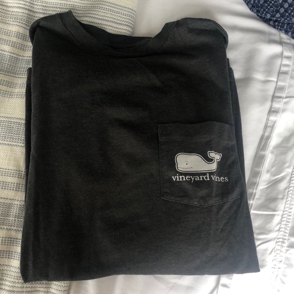 Vineyard Vines Grey Long sleeve whale T-shirt.